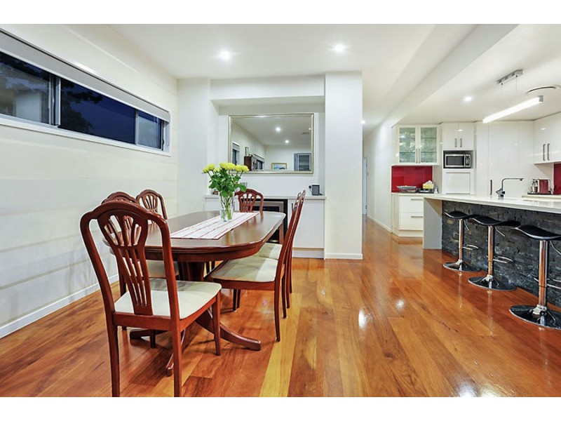 11 Rowsley Street, Greenslopes QLD 4120