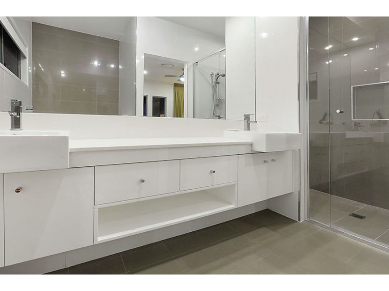 11 Rowsley Street, Greenslopes QLD 4120