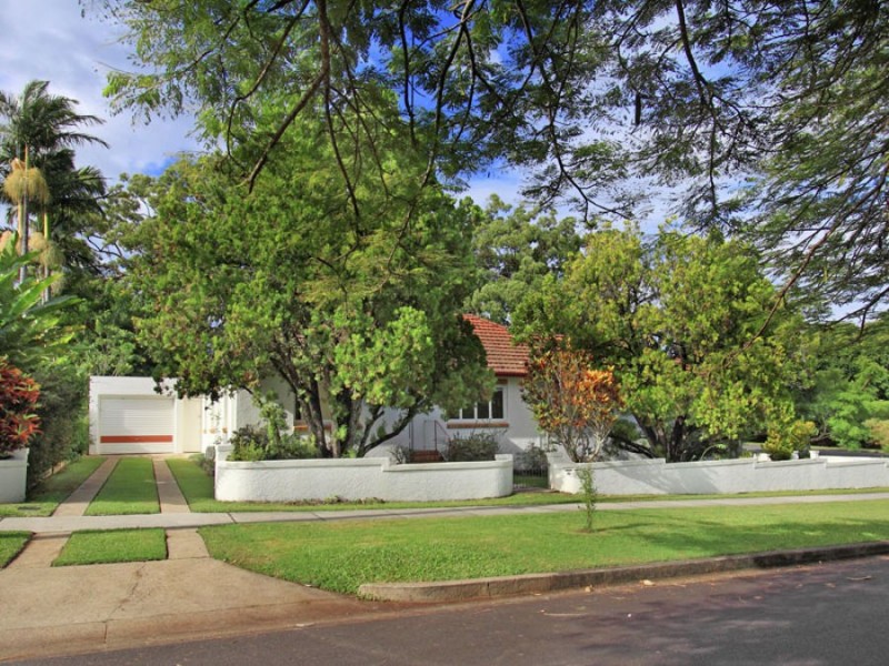 88 Murton Avenue (AKA 8 Stewart Street), Holland Park QLD 4121