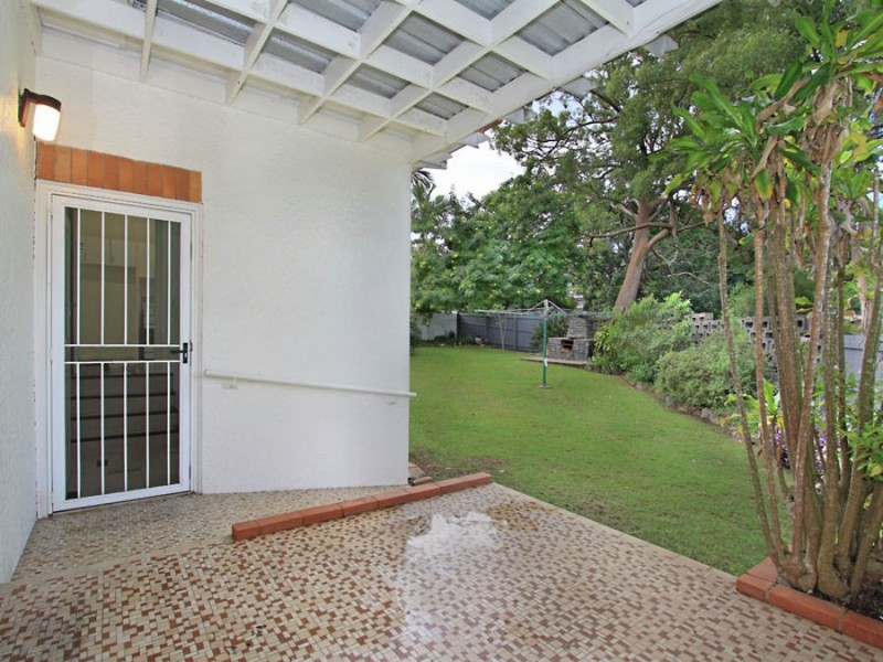 88 Murton Avenue (AKA 8 Stewart Street), Holland Park QLD 4121