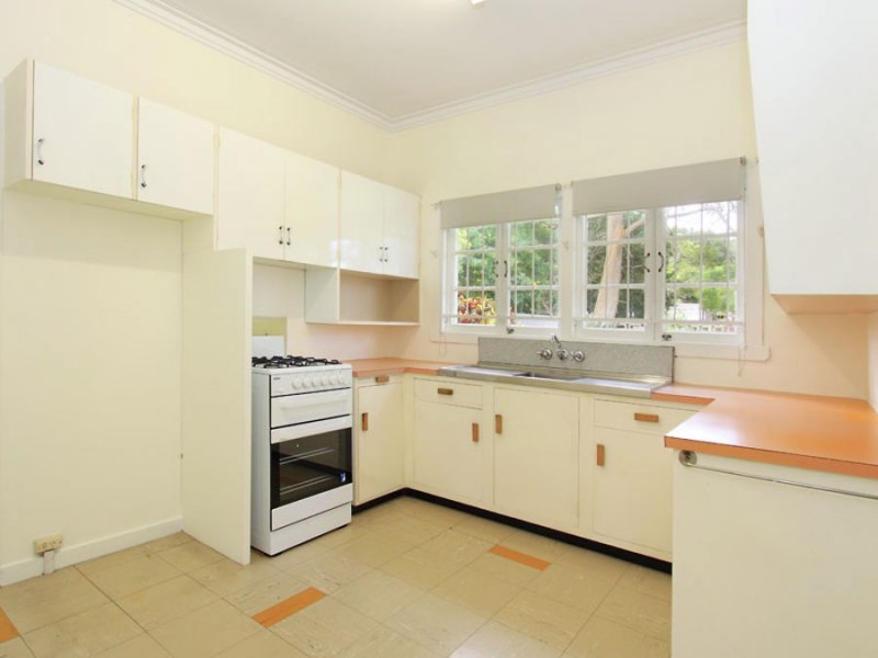 88 Murton Avenue (AKA 8 Stewart Street), Holland Park QLD 4121