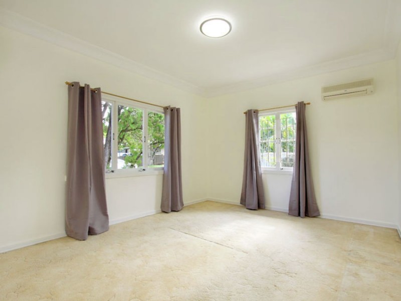 88 Murton Avenue (AKA 8 Stewart Street), Holland Park QLD 4121