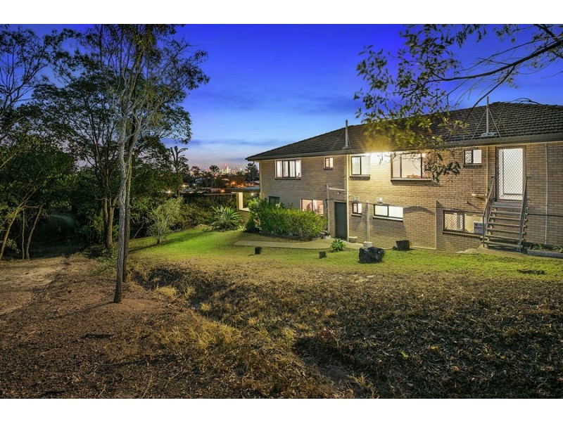 35 Indus Street, Camp Hill QLD 4152