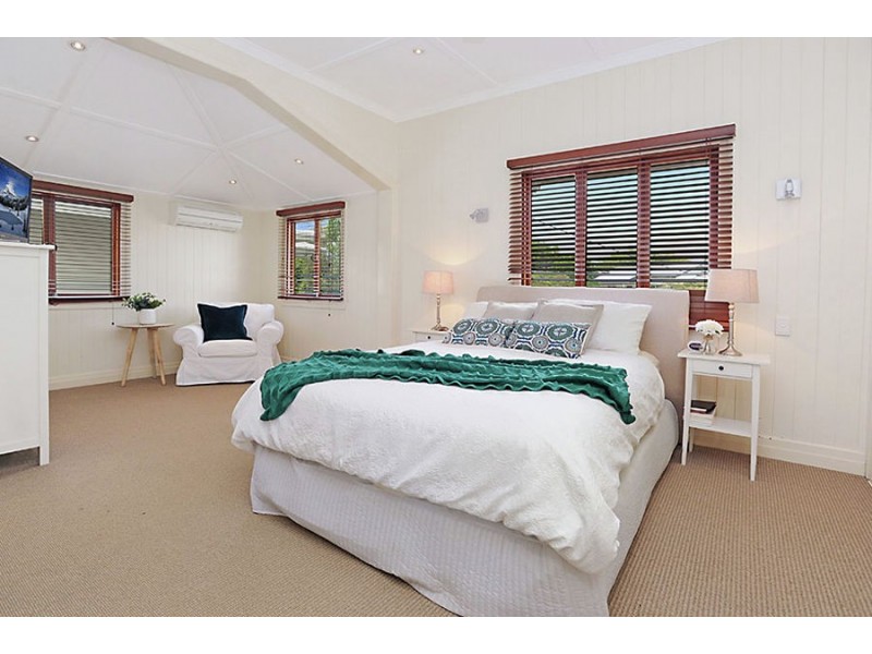 24 Rutland Street, Coorparoo QLD 4151