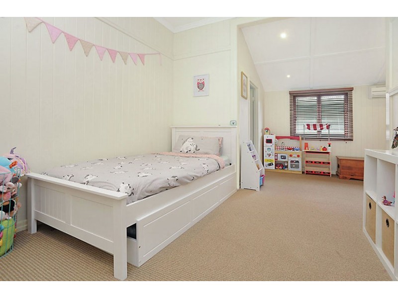 24 Rutland Street, Coorparoo QLD 4151