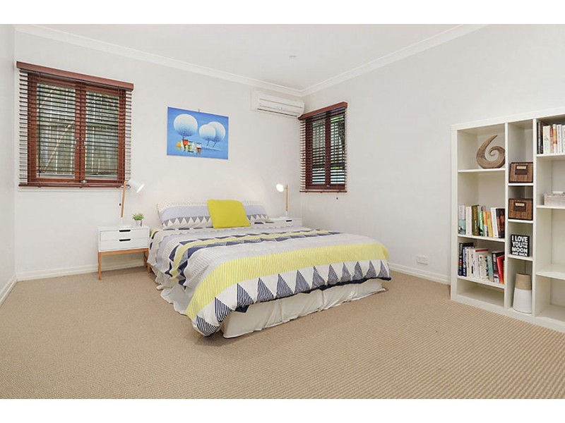 24 Rutland Street, Coorparoo QLD 4151