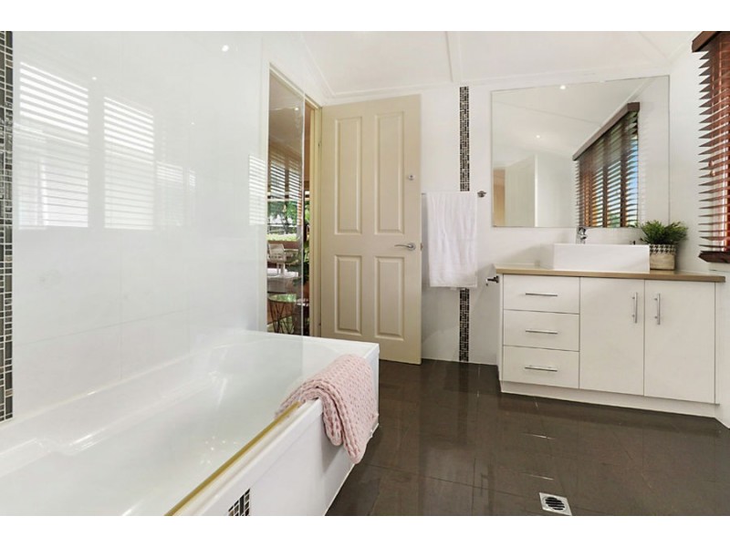 24 Rutland Street, Coorparoo QLD 4151