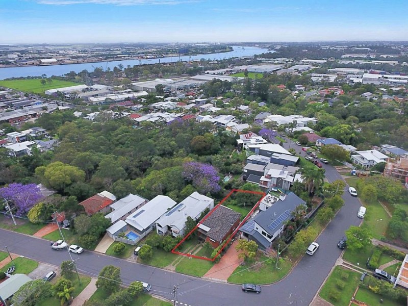 39 McIlwraith Ave, Balmoral QLD 4171