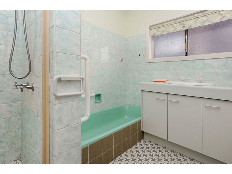 39 McIlwraith Ave, Balmoral QLD 4171