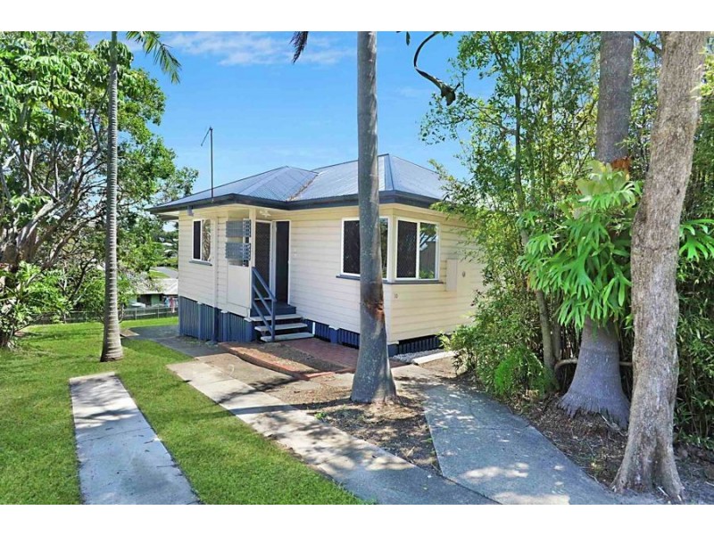 10 Crystal Street, Holland Park QLD 4121