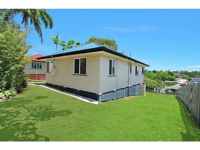 10 Crystal Street, Holland Park QLD 4121