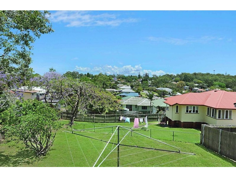 10 Crystal Street, Holland Park QLD 4121