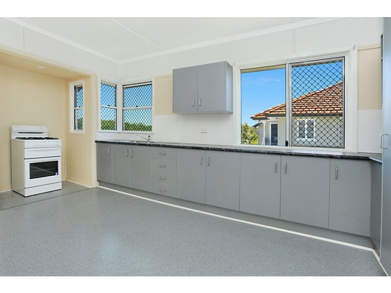 10 Crystal Street, Holland Park QLD 4121