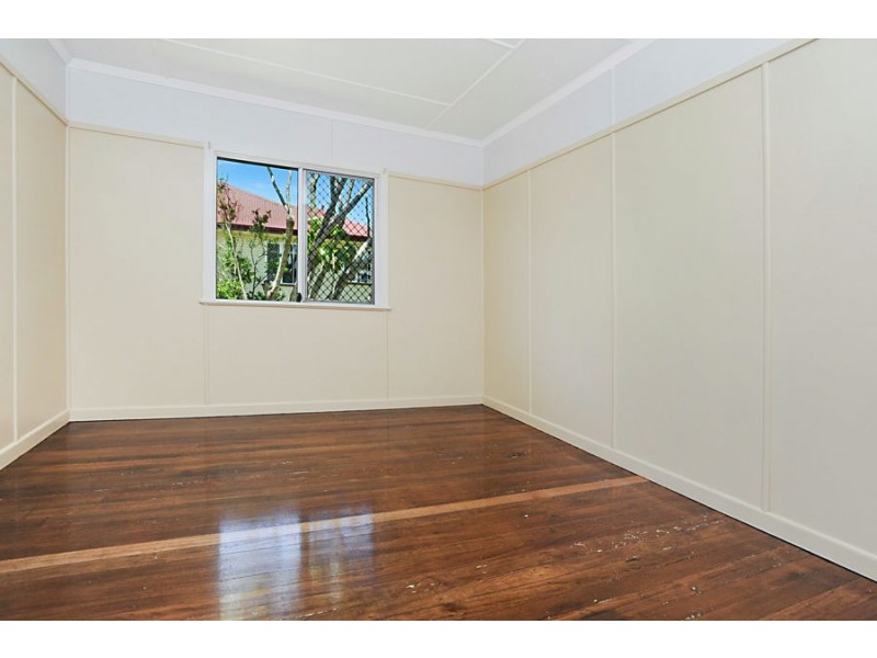 10 Crystal Street, Holland Park QLD 4121