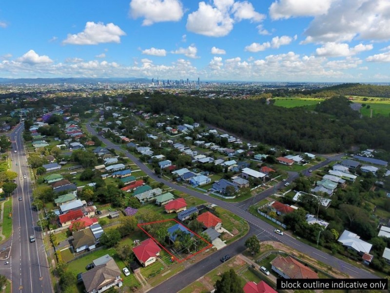 10 Crystal Street, Holland Park QLD 4121