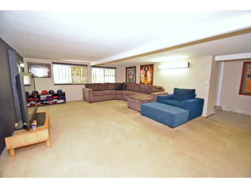 8 Patrick lane, Norman Park QLD 4170