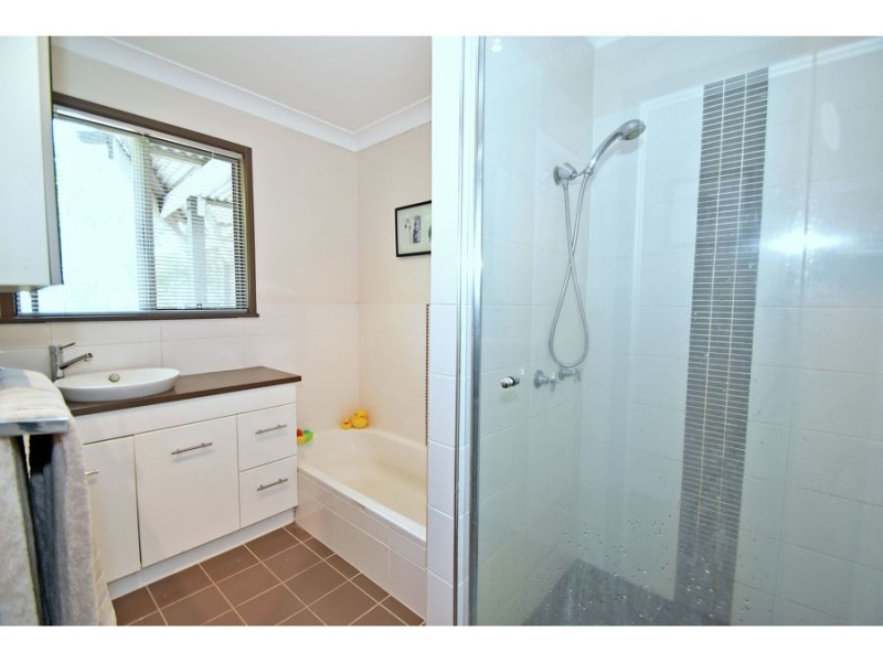 8 Patrick lane, Norman Park QLD 4170