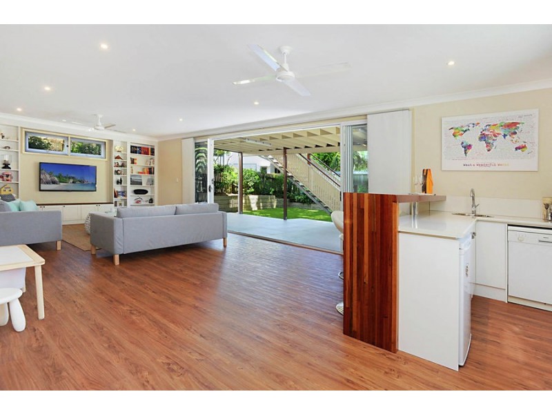 64 Raff Avenue, Holland Park QLD 4121