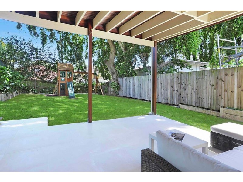 64 Raff Avenue, Holland Park QLD 4121