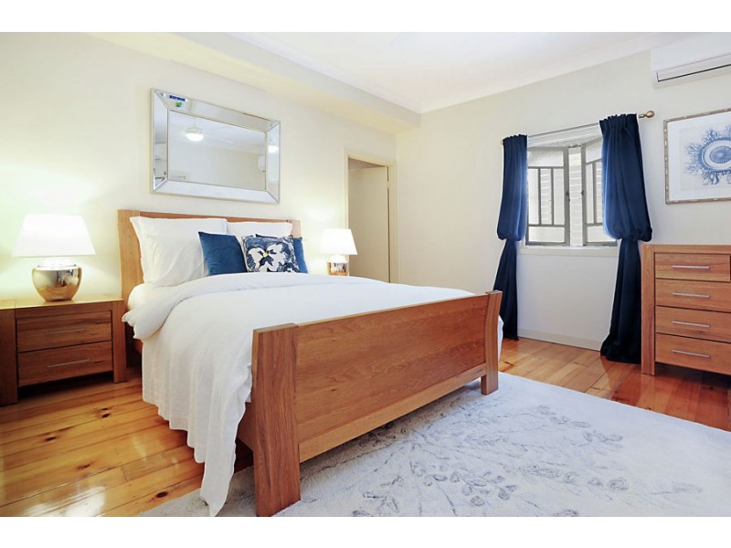 64 Raff Avenue, Holland Park QLD 4121