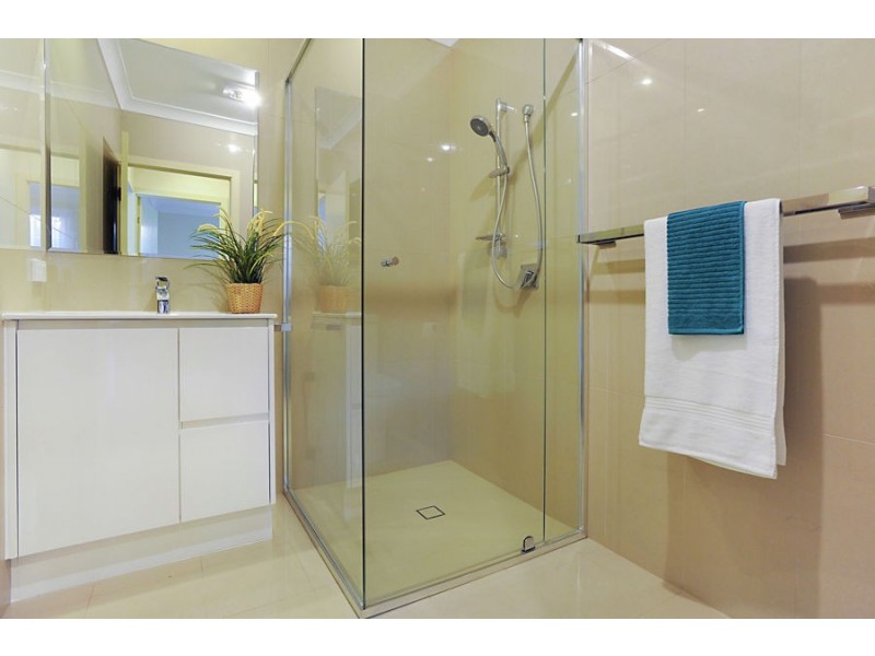 64 Raff Avenue, Holland Park QLD 4121