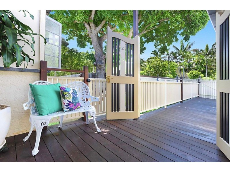 64 Raff Avenue, Holland Park QLD 4121