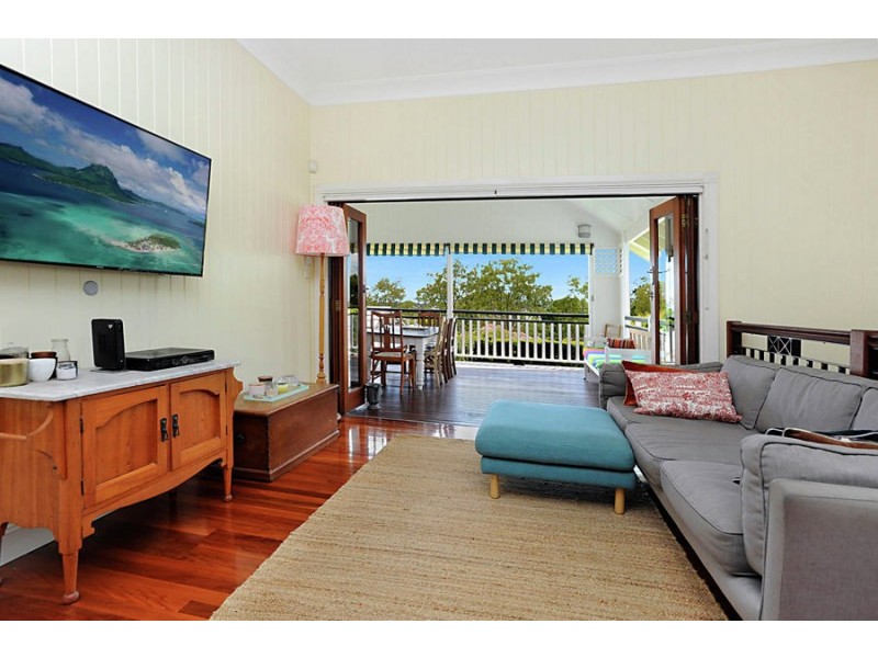 372 Cavendish Road, Coorparoo QLD 4151