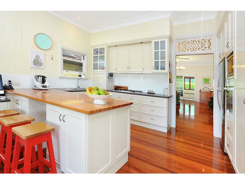 372 Cavendish Road, Coorparoo QLD 4151