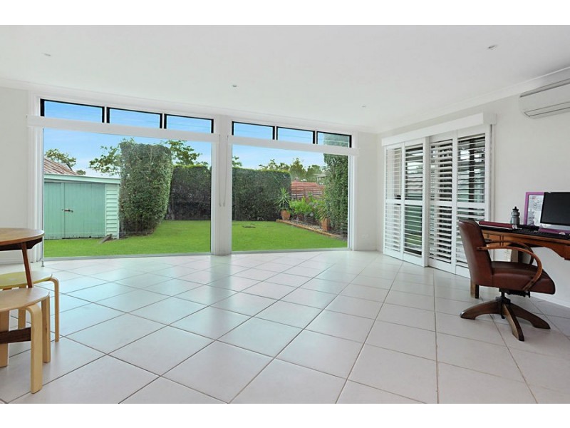 372 Cavendish Road, Coorparoo QLD 4151