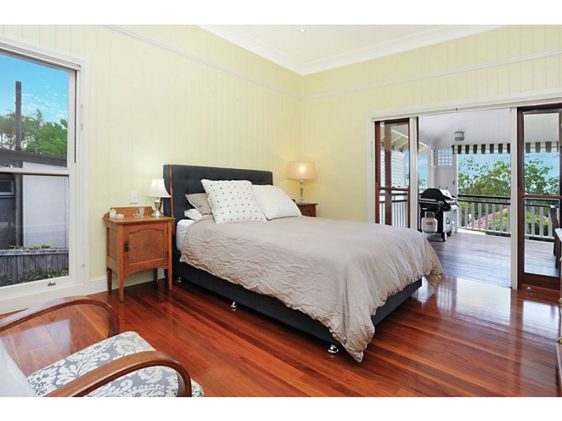 372 Cavendish Road, Coorparoo QLD 4151