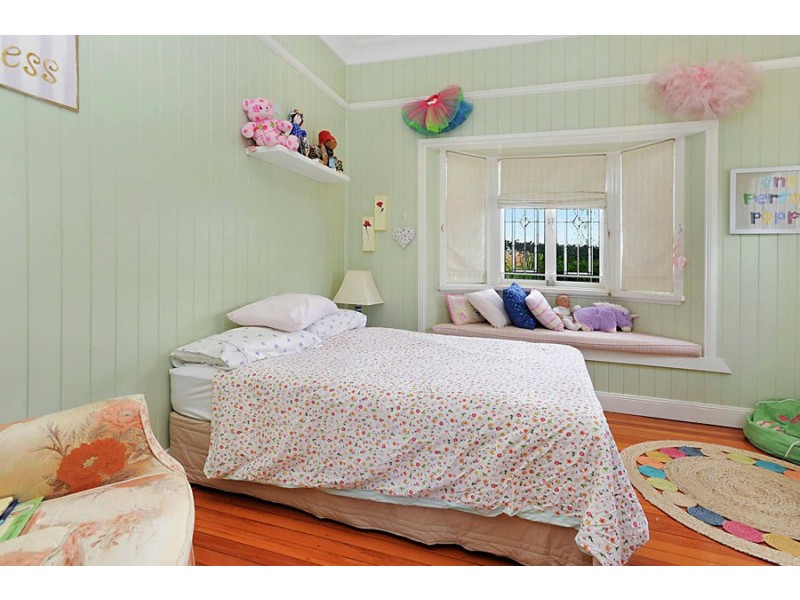 372 Cavendish Road, Coorparoo QLD 4151