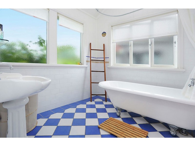 372 Cavendish Road, Coorparoo QLD 4151