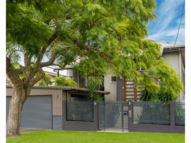 52 Framont Ave, Holland Park QLD 4121