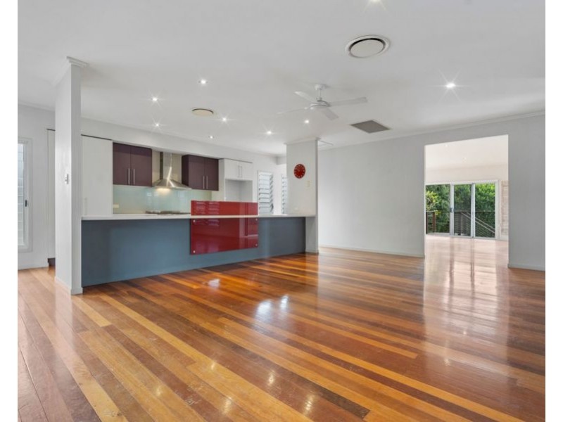 52 Framont Ave, Holland Park QLD 4121