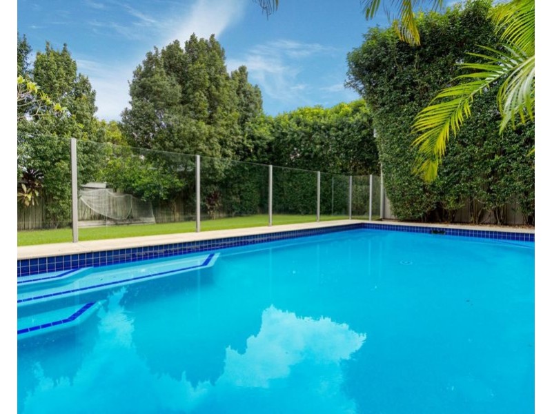 52 Framont Ave, Holland Park QLD 4121