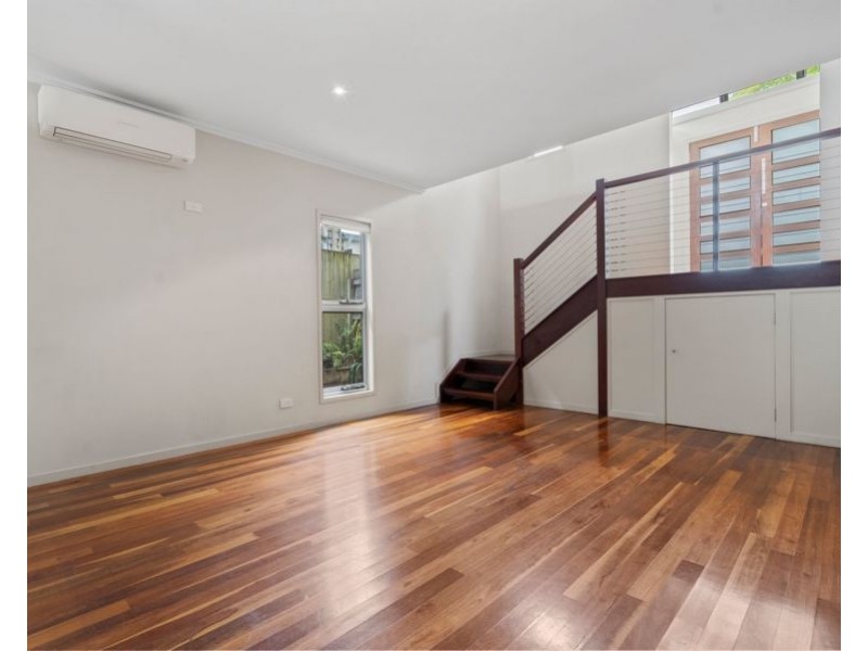 52 Framont Ave, Holland Park QLD 4121