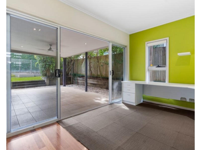 52 Framont Ave, Holland Park QLD 4121