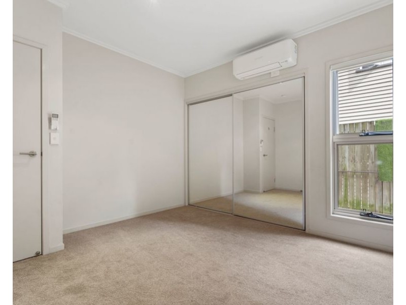 52 Framont Ave, Holland Park QLD 4121