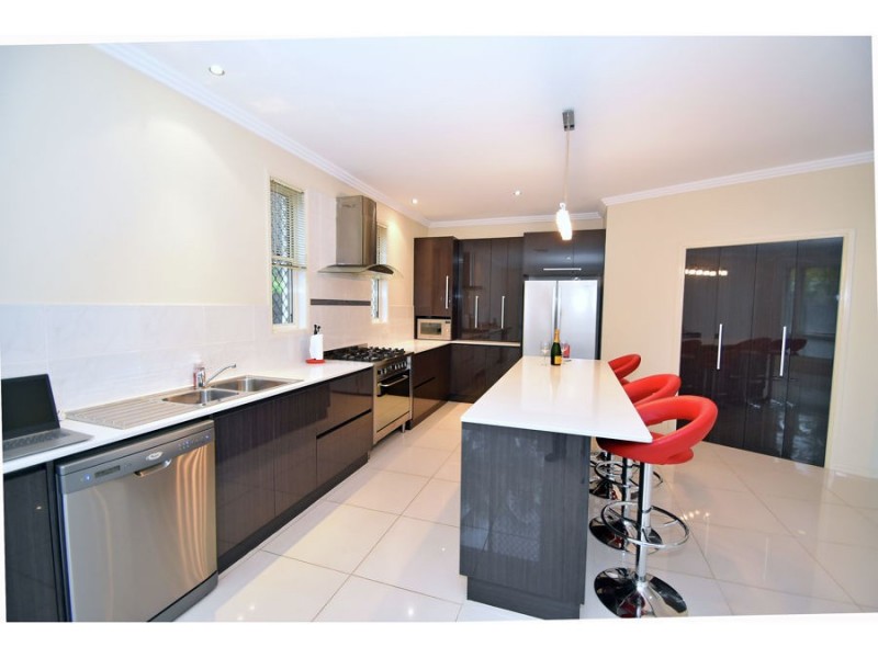 15 Bowers street, Eight Mile Plains QLD 4113