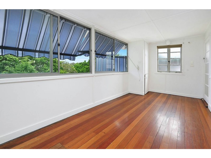 24 Pelham Street, Coorparoo QLD 4151