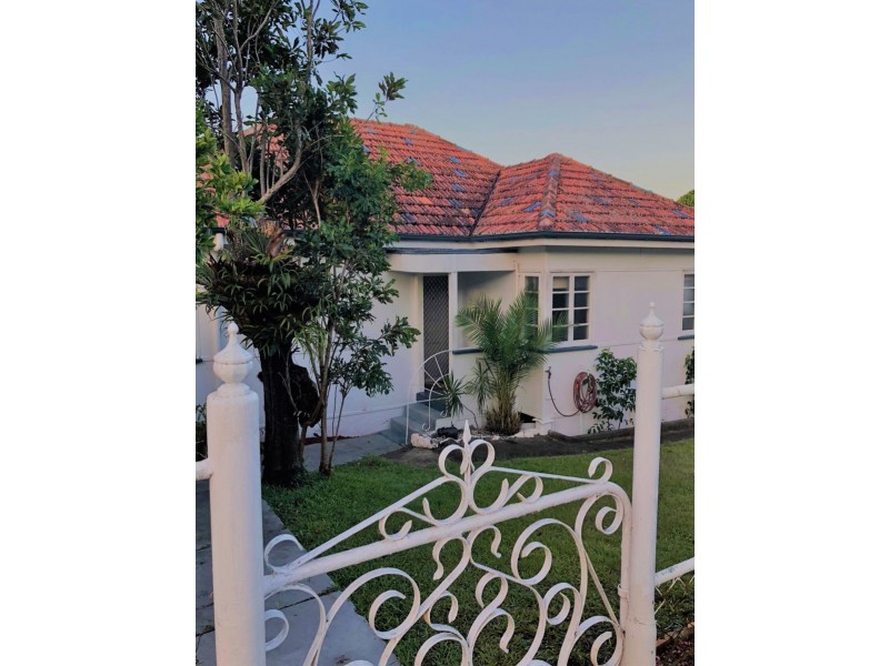 24 Pelham Street, Coorparoo QLD 4151