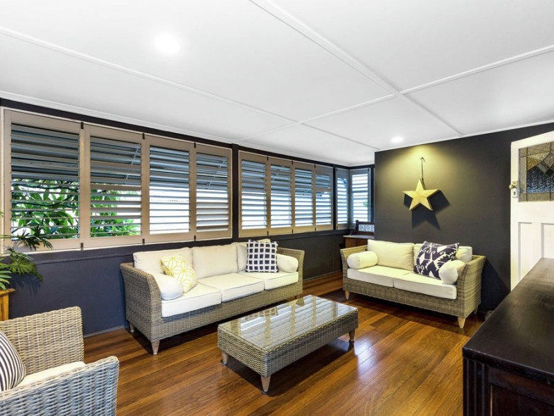 27 Leigh Street, Coorparoo QLD 4151