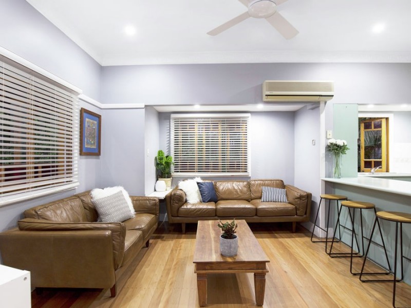 27 Leigh Street, Coorparoo QLD 4151