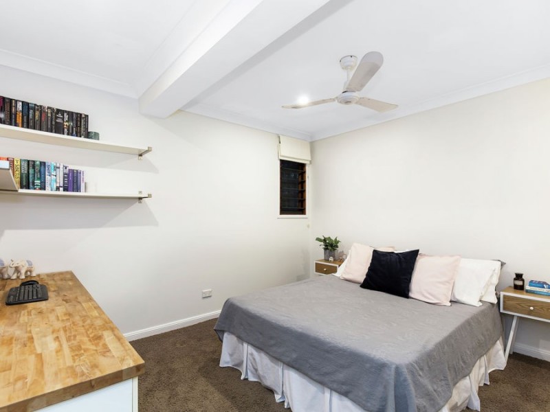 27 Leigh Street, Coorparoo QLD 4151