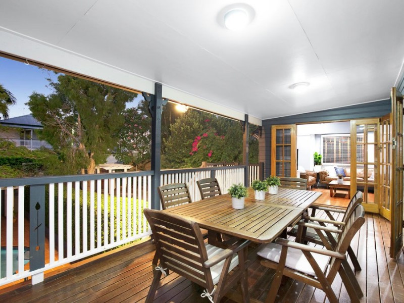 27 Leigh Street, Coorparoo QLD 4151