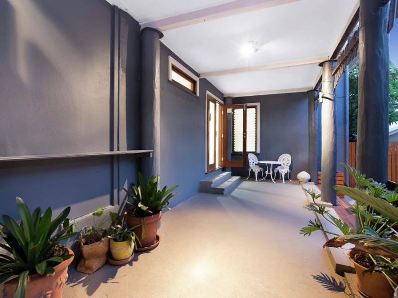 27 Leigh Street, Coorparoo QLD 4151