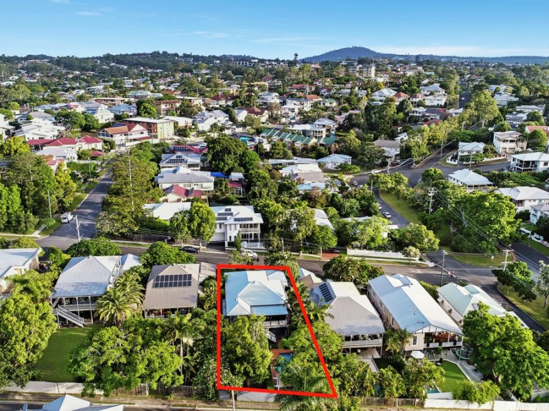 27 Leigh Street, Coorparoo QLD 4151