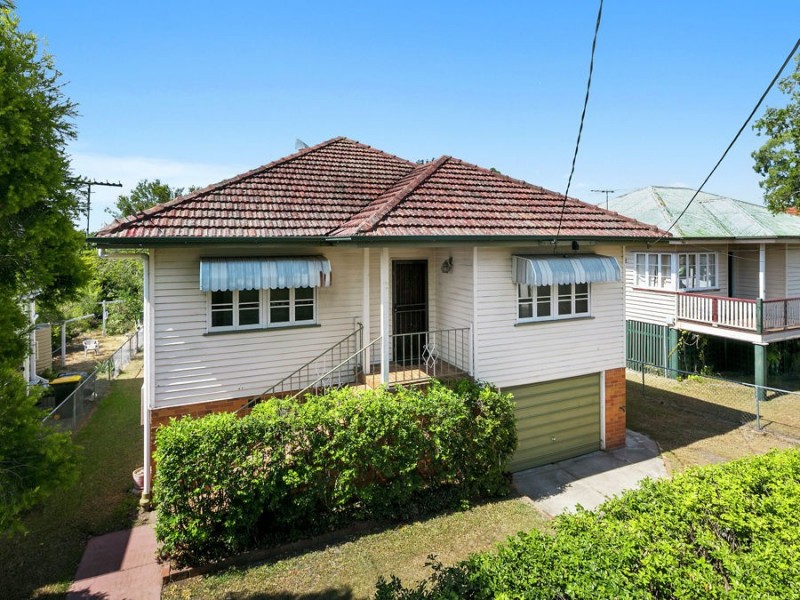 26 Lloyd Street, Camp Hill QLD 4152