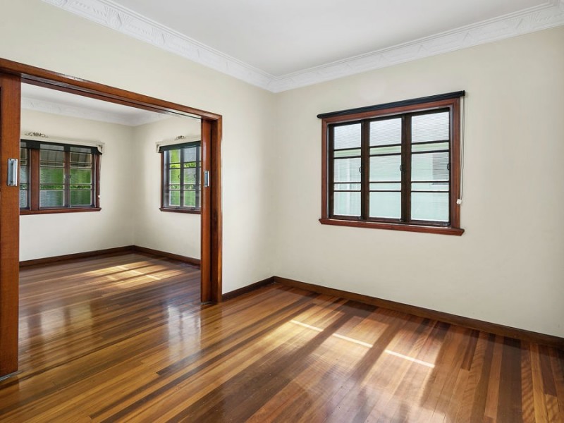 26 Lloyd Street, Camp Hill QLD 4152