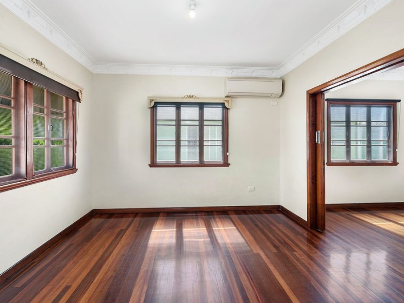 26 Lloyd Street, Camp Hill QLD 4152